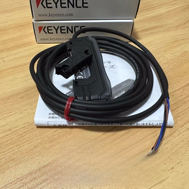 Keyence FS-N11P Fiber Optic Sensor Magnetic Cylinder