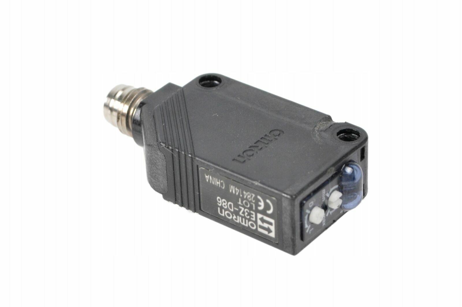OMRON  E3Z-D86  Photoelectric Sensor Industrial Supplier