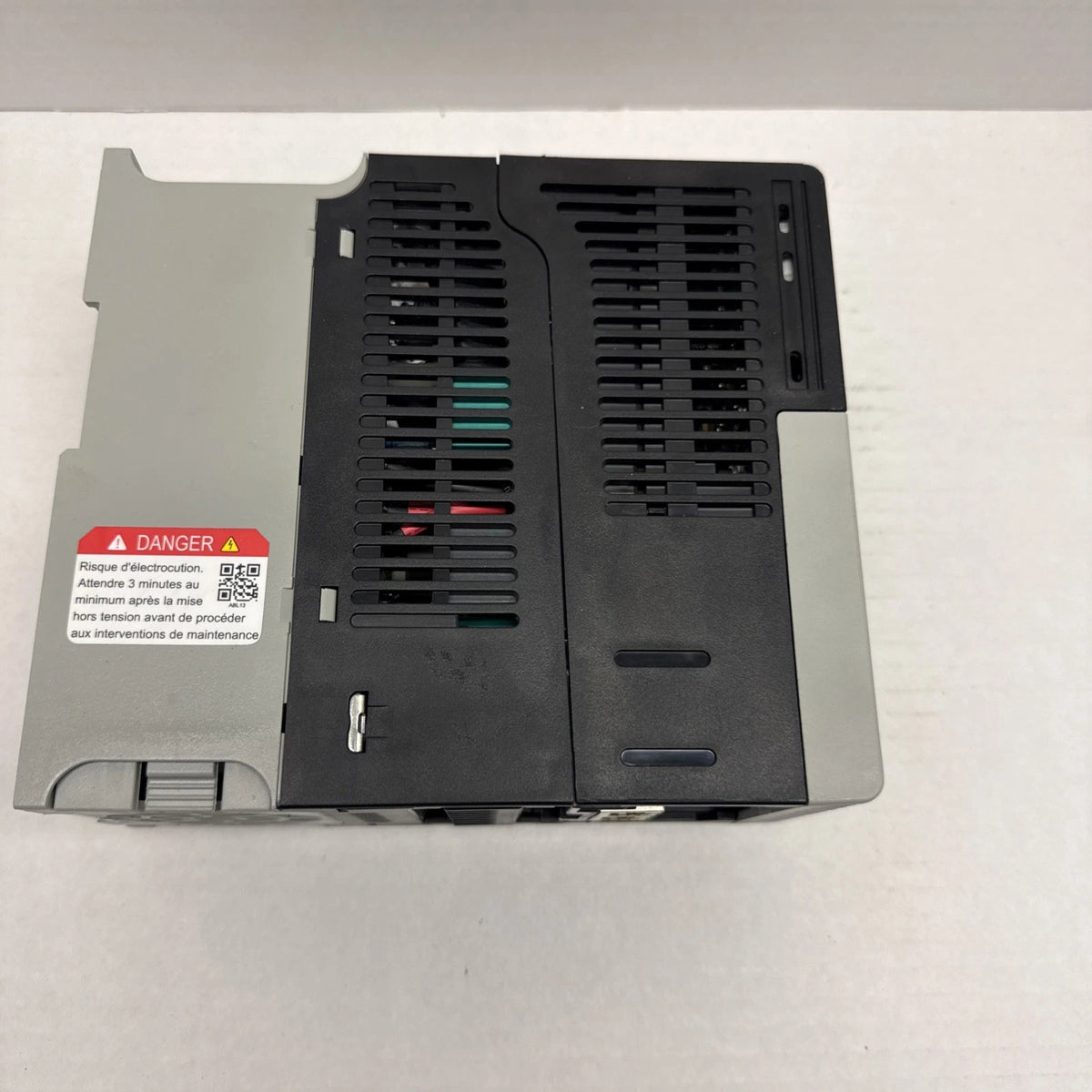 Allen-Bradley 25B-D2P3N114 PowerFlex 525 AC Drive 0.75kW 2.3A 380-480VAC