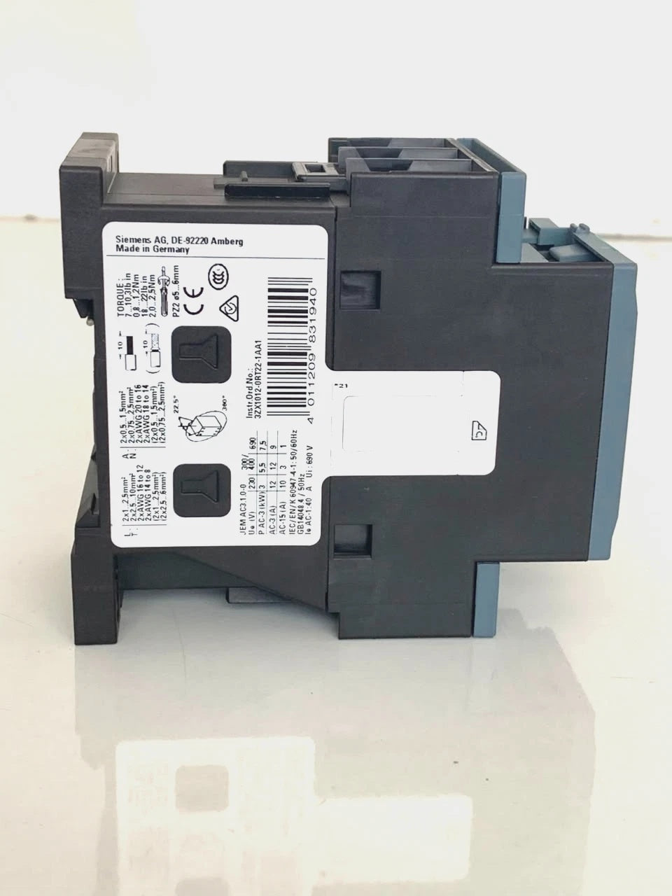 SIEMENS 3RT2024-1AL20 Contactor 12A 5.5kW 230VAC