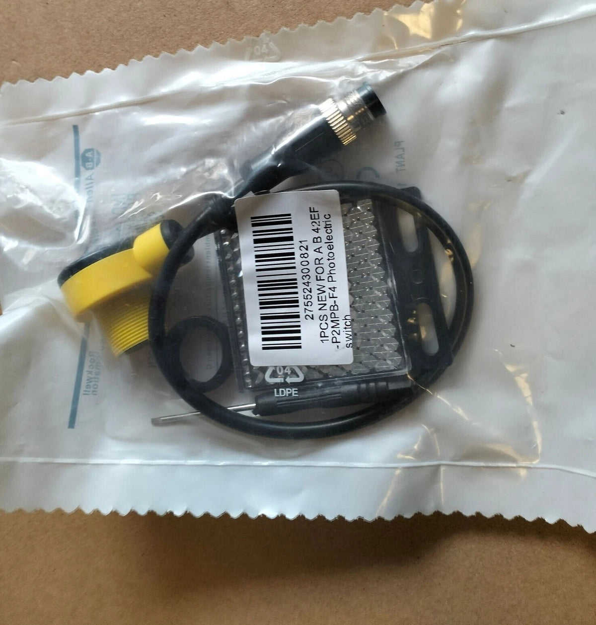 Allen-Bradley 42EF-P2MPB-F4 Photoelectric Sensor 10.8-30VDC PNP IO-Link
