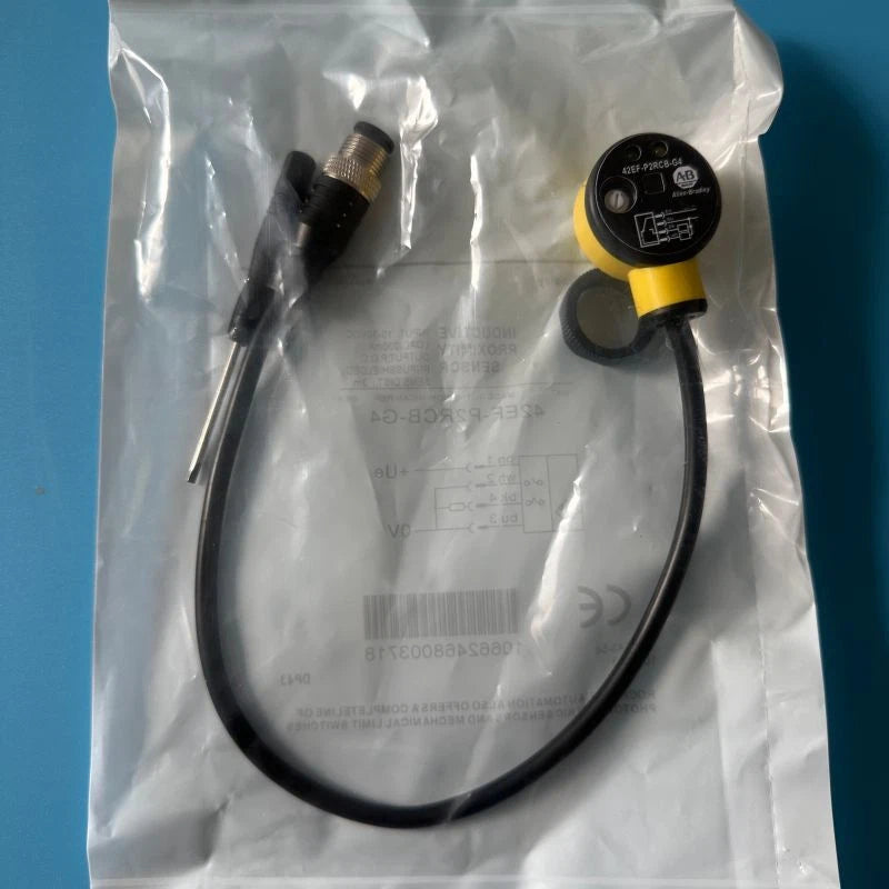 Allen-Bradley 42EF-P2RCB-G4 Photoelectric Sensor 10-30VDC PNP 4-Pin M12