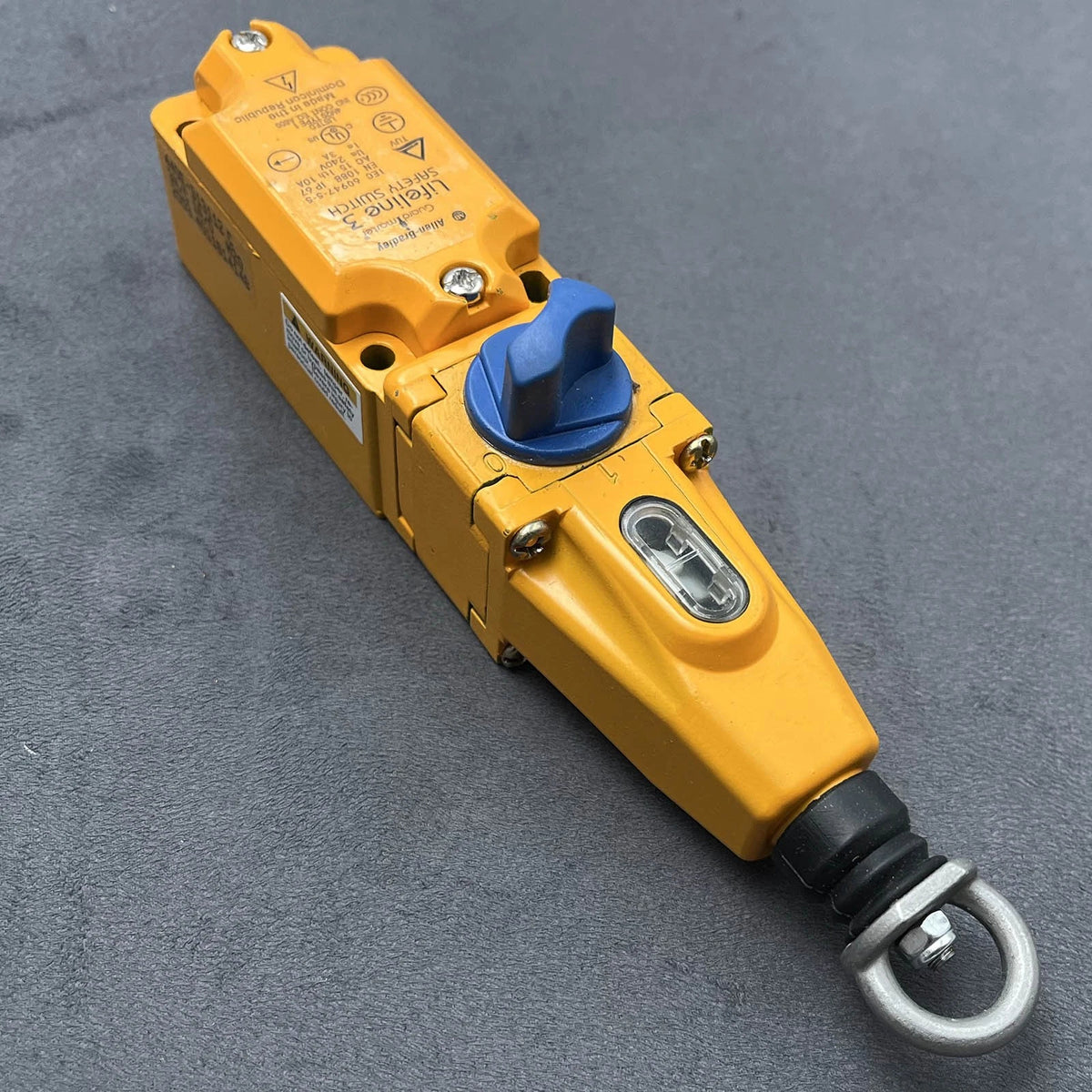 Allen-Bradley 440E-D13112 Emergency Cable Pull Switch 30m 3NC 1NO M20