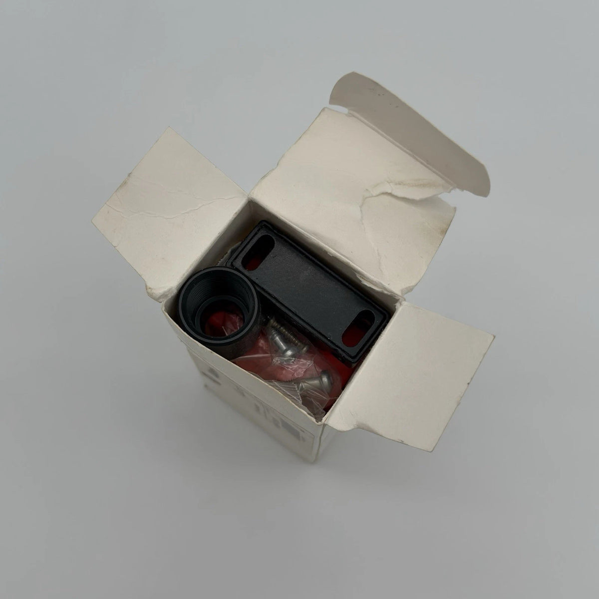 Allen-Bradley 440K-T11204 Tongue Interlock Switch 2NC 1NO 1/2in NPT
