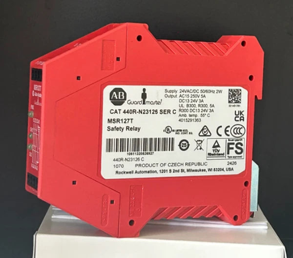 Allen-Bradley 440R-N23126 Safety Relay 24V AC/DC 3NO 1NC