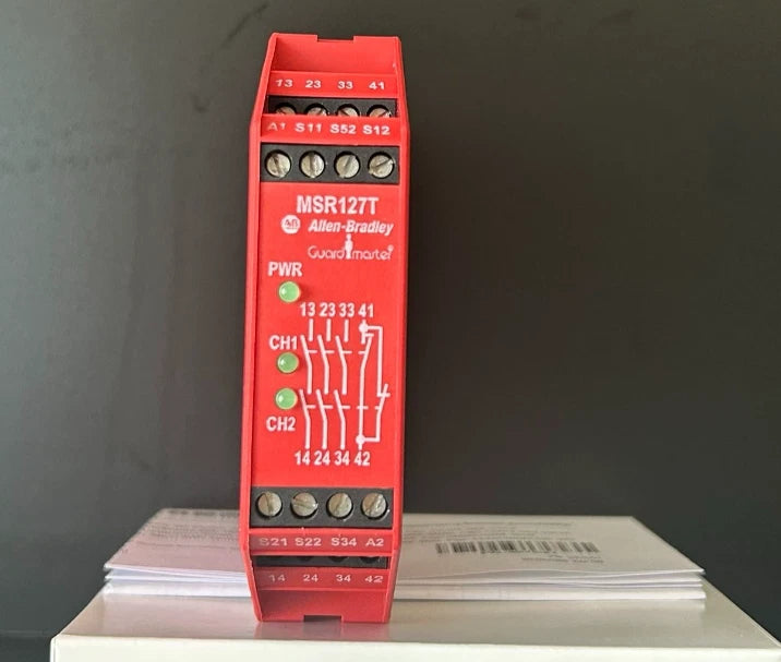 Allen-Bradley 440R-N23126 Safety Relay 24V AC/DC 3NO 1NC