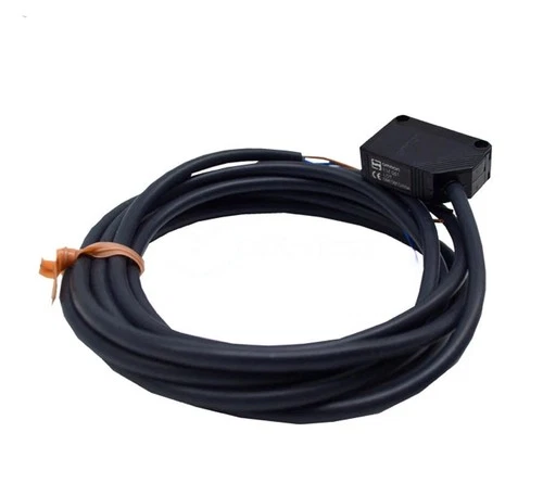 Omron E3Z-D82 Photoelectric Sensor 1m PNP 12-24 VDC
