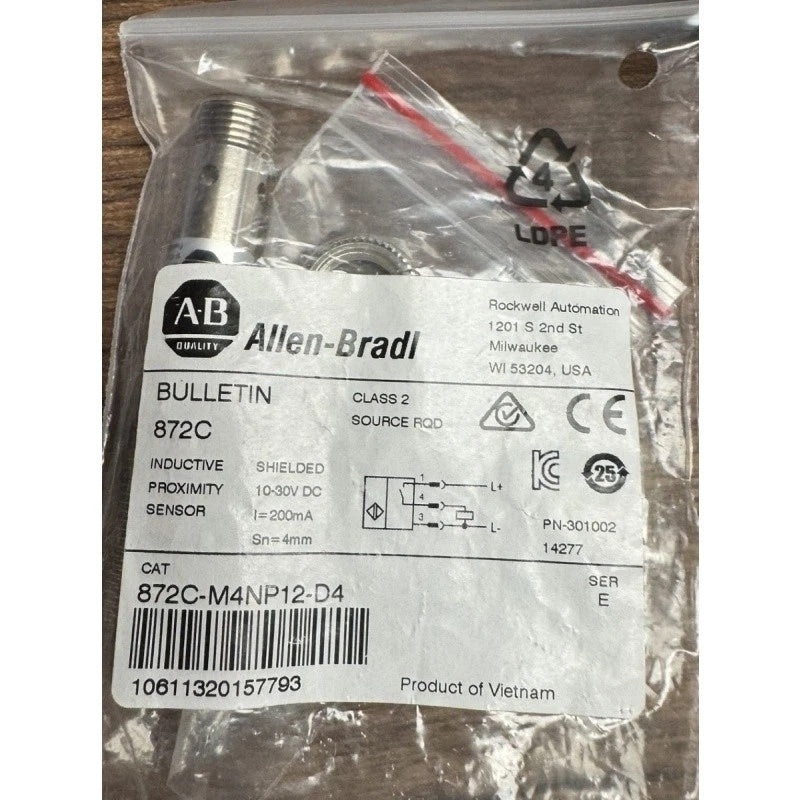 Allen-Bradley 872C-M4NP12-D4 Proximity Sensor 4mm 10-30VDC PNP NO