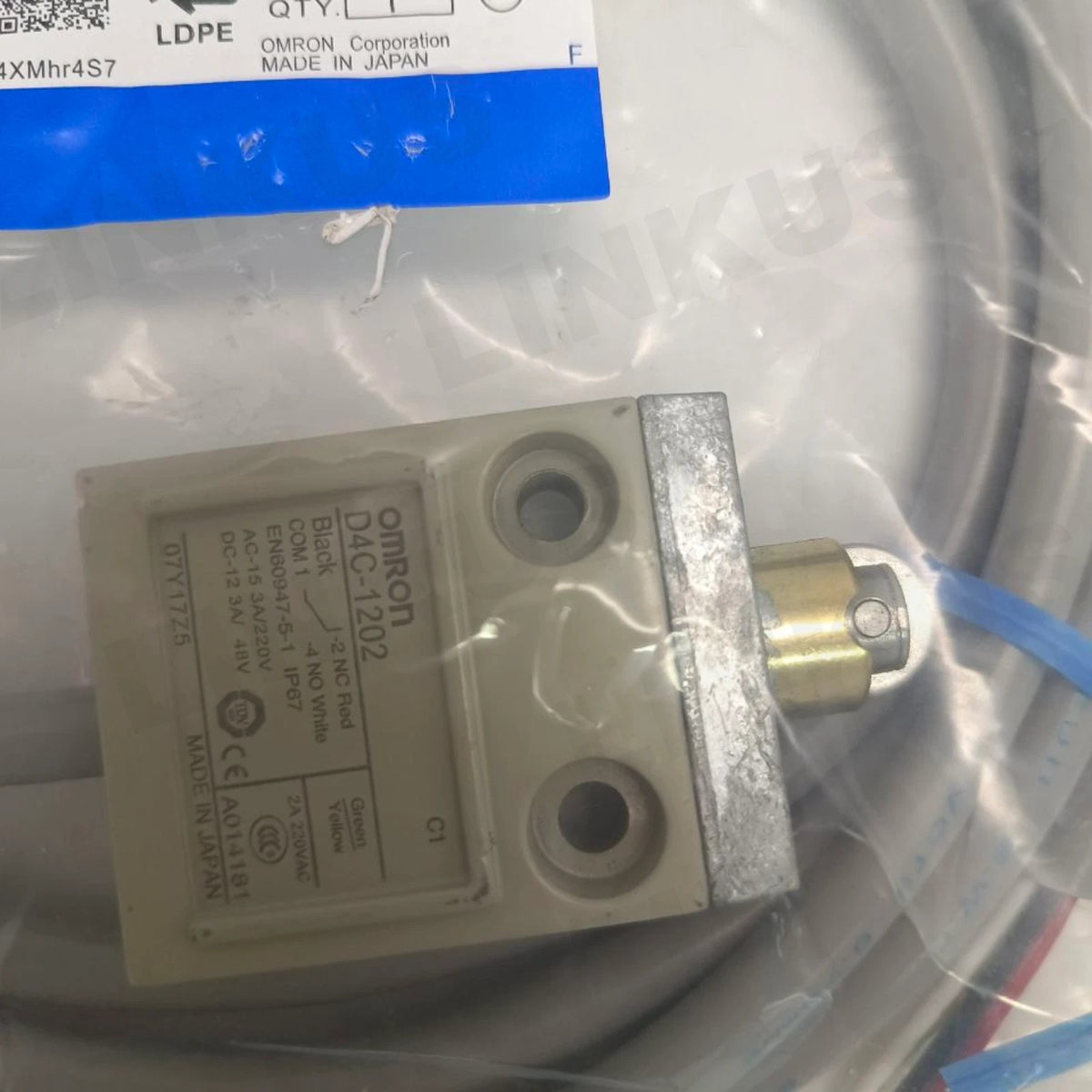 Omron D4C-1202 Limit Switch 24VDC 2A Pin Plunger