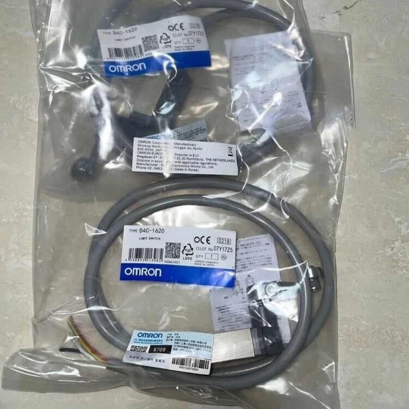 Omron D4C-1620 Limit Switch 24VDC 2A Roller Lever
