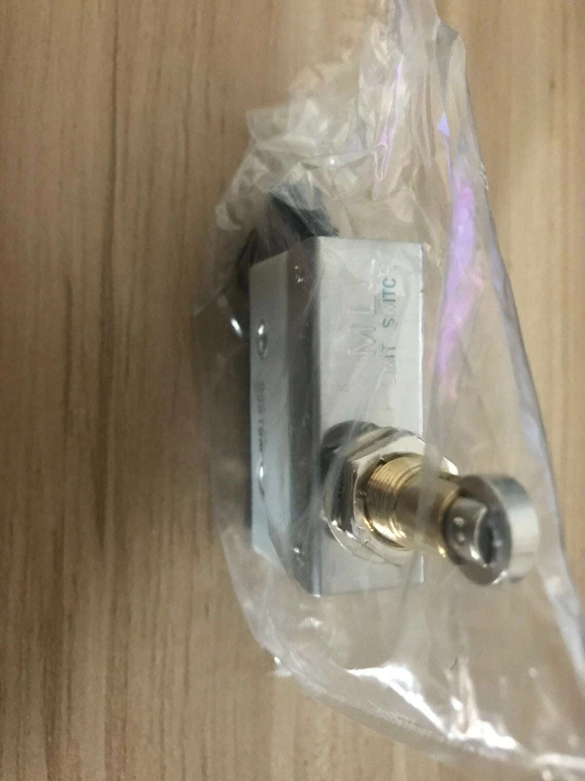 Omron D4MC-5020-N Limit Switch 250VAC 10A Roller Lever