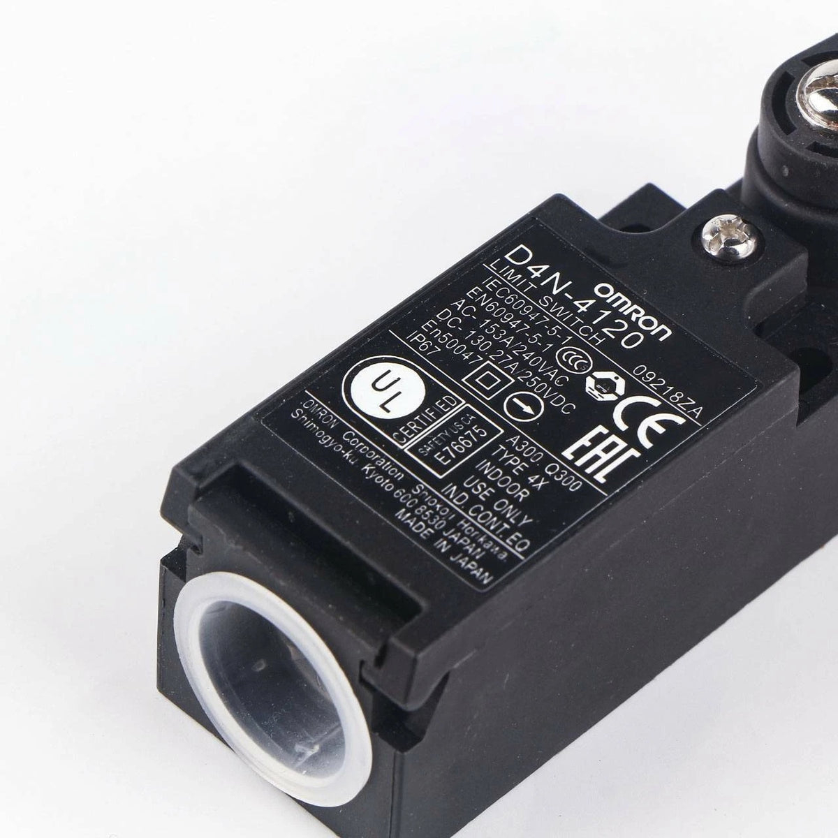 Omron D4N-4120 Limit Switch 250VAC 10A Roller Lever