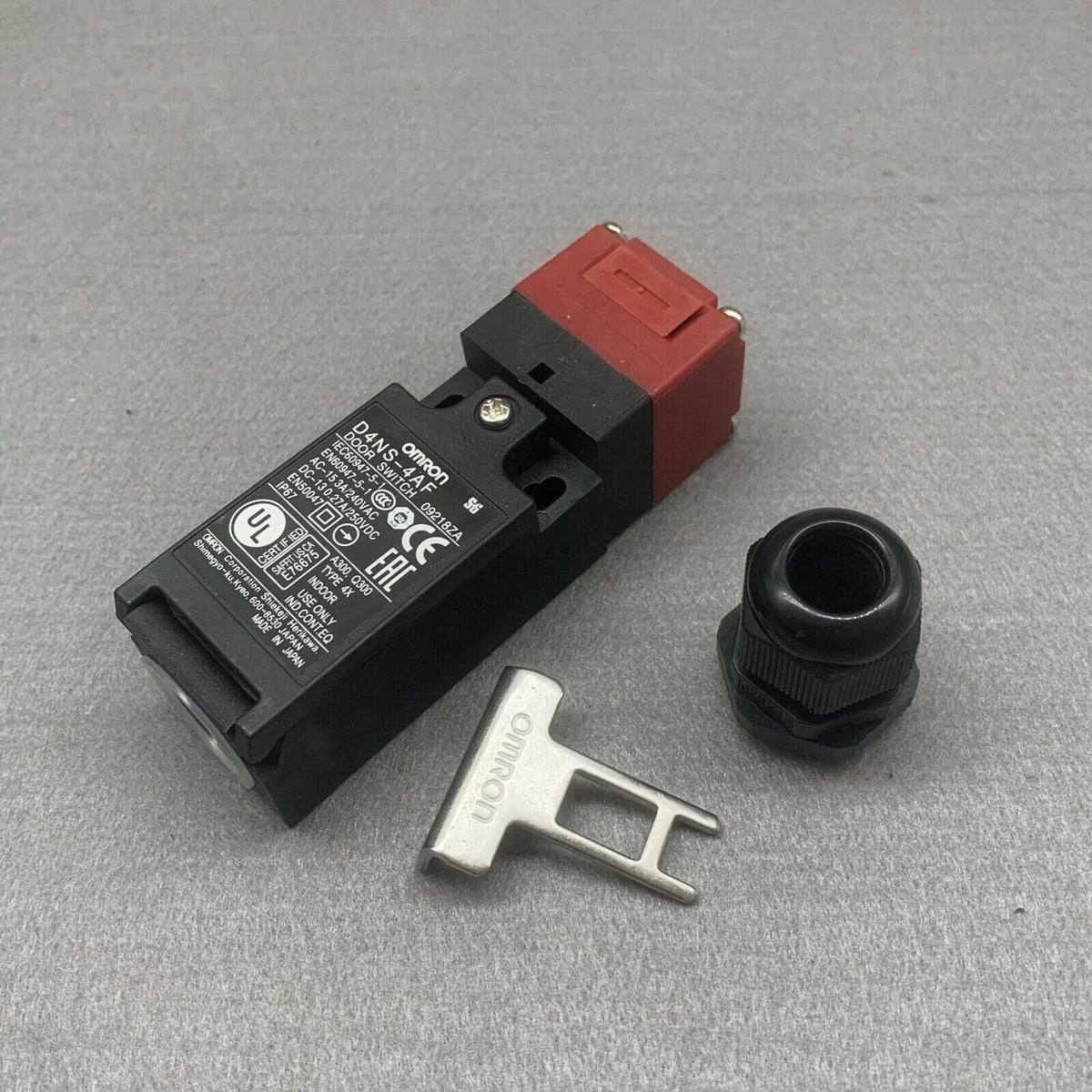 Omron D4NS-4AF Safety Door Switch 230VAC 3A Key