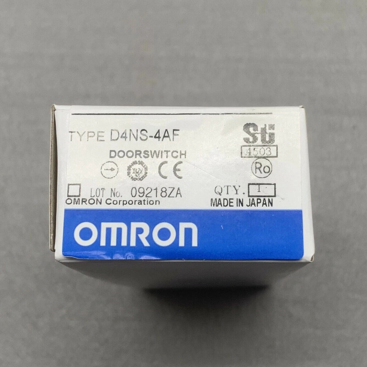 Omron D4NS-4AF Safety Door Switch 230VAC 3A Key