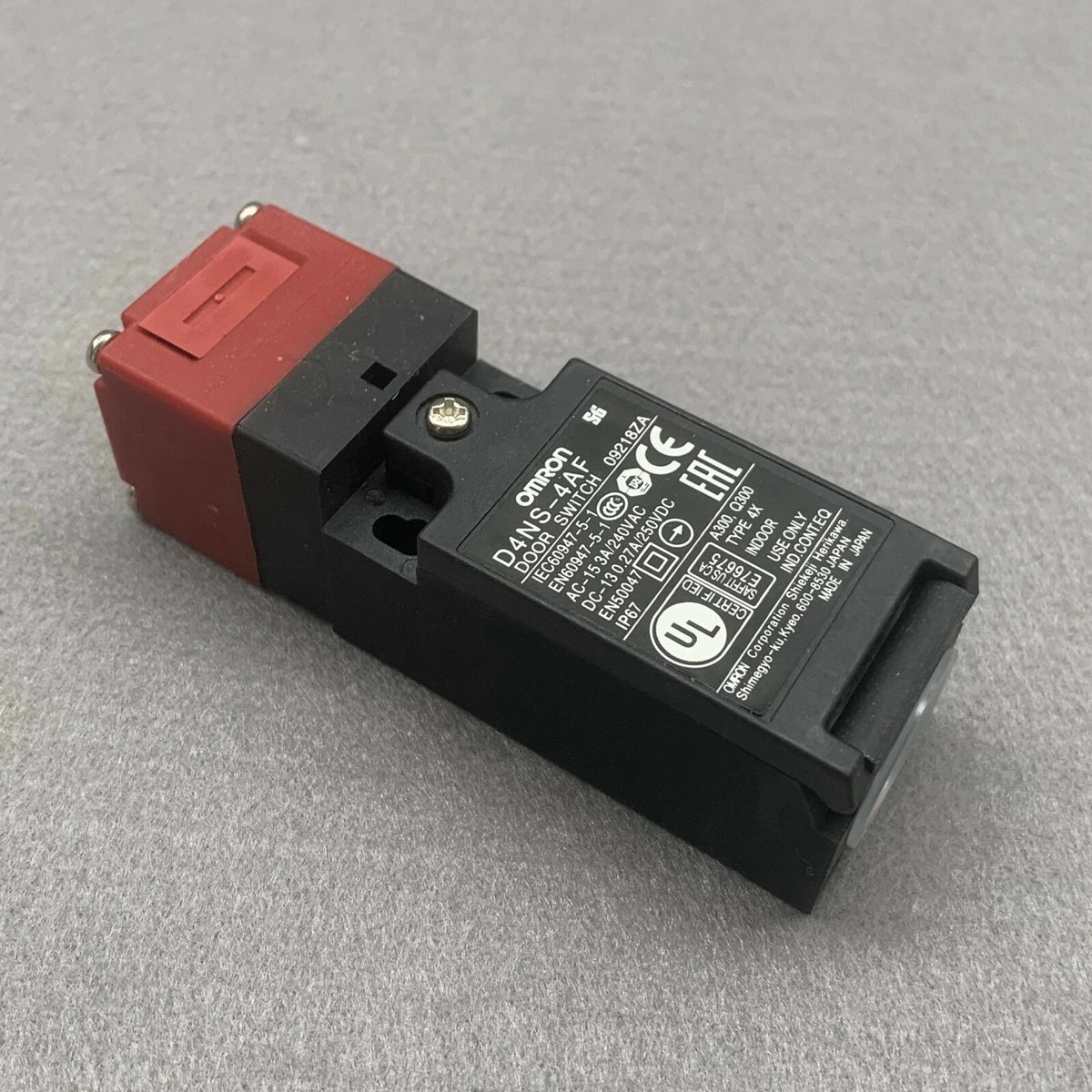 Omron D4NS-4AF Safety Door Switch 230VAC 3A Key
