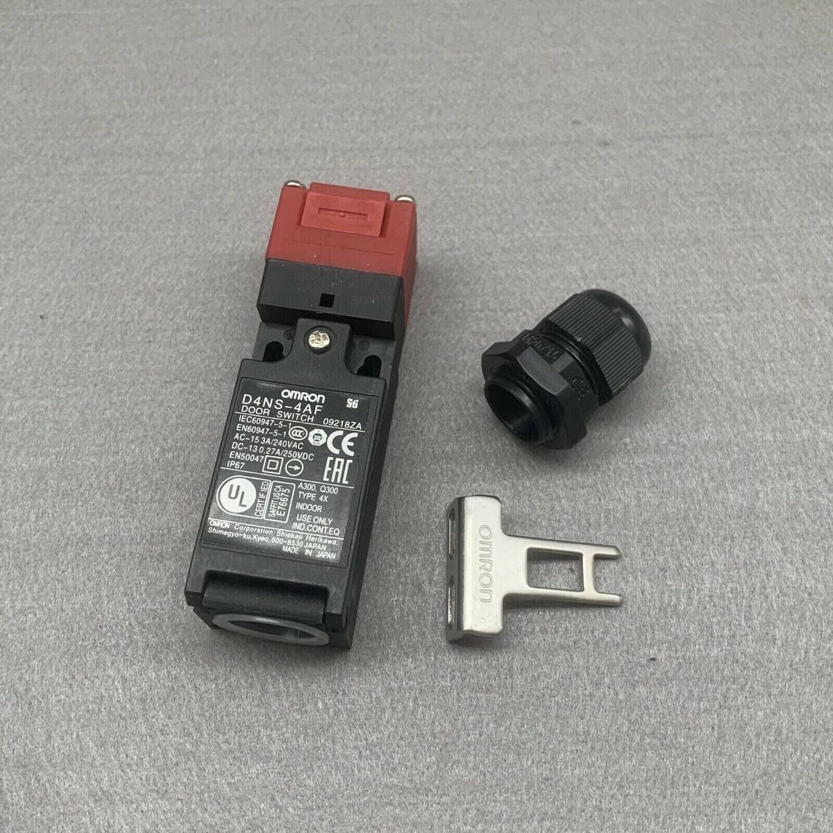 Omron D4NS-4AF Safety Door Switch 230VAC 3A Key