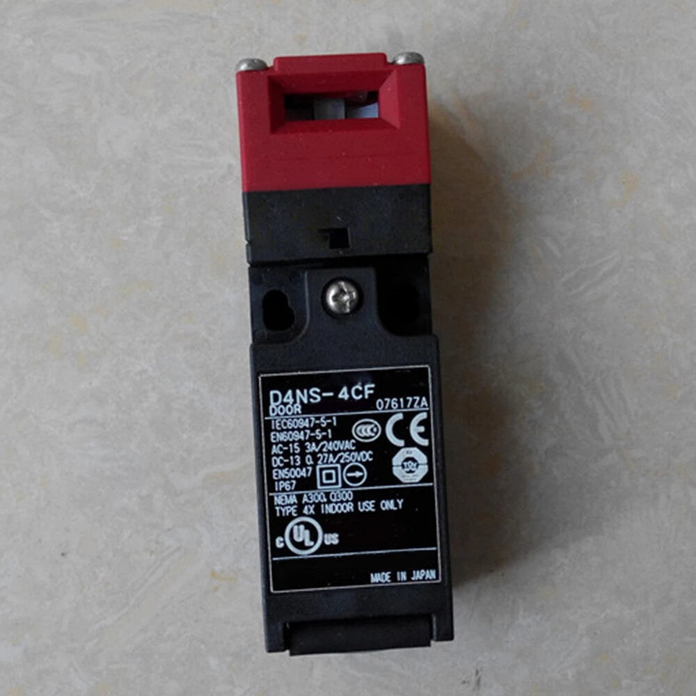 Omron D4NS-4CF Safety Door Switch 230VAC 3A Key