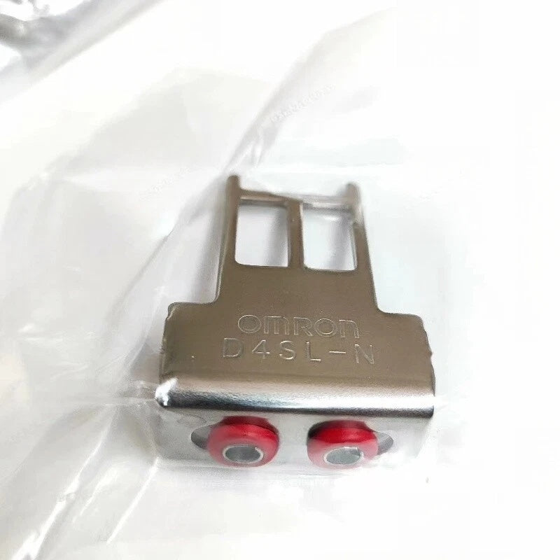 Omron D4SL-NK2G Safety Door Switch 24VDC 3A Key