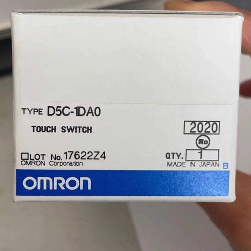 Omron D5C-1DA0 Touch Switch with Free-Attachment Antenna for Position Detection