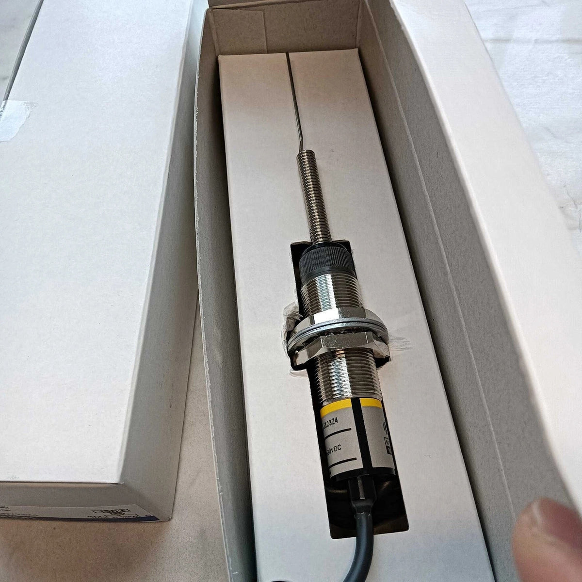 Omron D5C-1DA0 Touch Switch 24VDC 3-Wire Solid-State Output