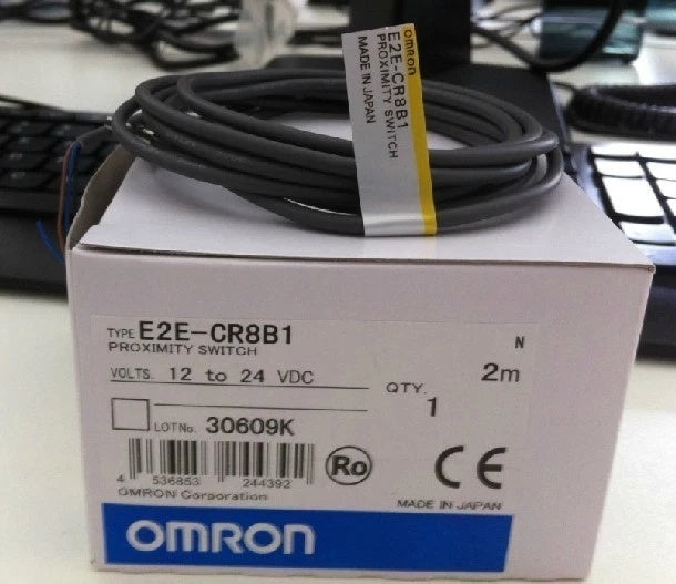 Omron E2E-CR8B1 Sensor 0.8mm PNP NO 10-30VDC