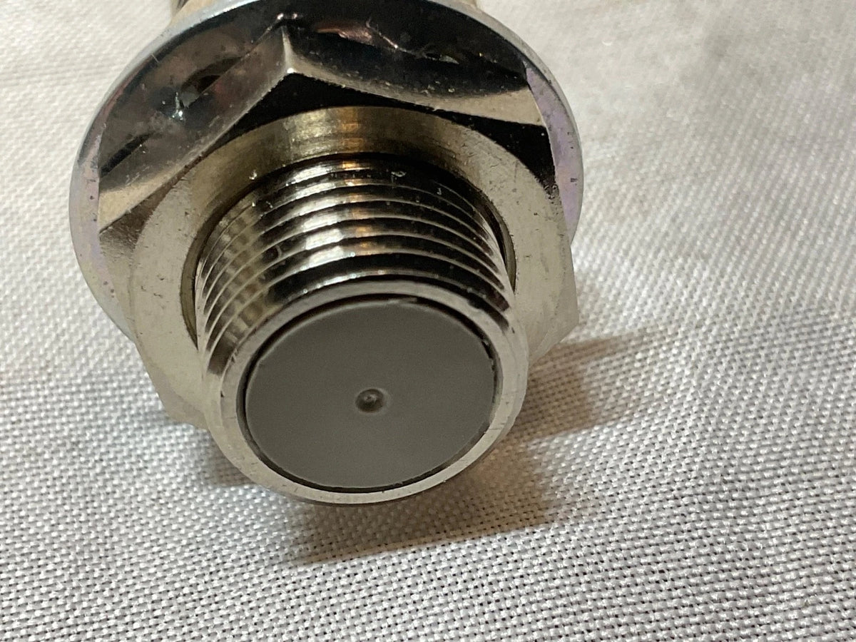 Omron E2E-X2E1-M1 Proximity Switch 2mm 10-30VDC