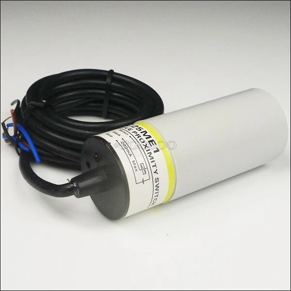 Omron E2K-C25ME1 Capacitive Proximity Sensor 25mm NPN NO 10-30VDC
