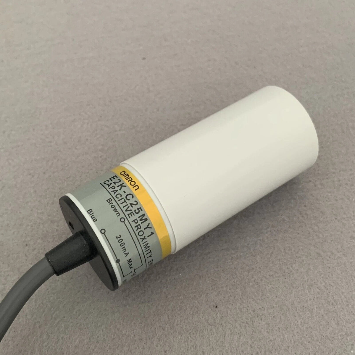Omron E2K-C25MY1 Capacitive Proximity Switch 25mm 90-250VAC