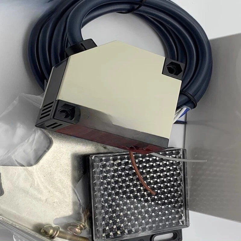 Omron E3JK-5M2-N Photoelectric Sensor 5m Dark-ON Relay