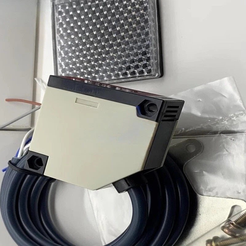 Omron E3JK-5M2-N Photoelectric Sensor 5m Dark-ON Relay