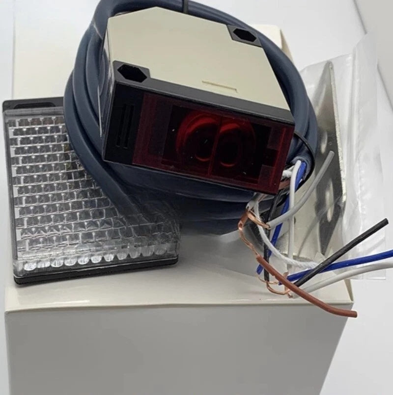 Omron E3JK-5M2-N Photoelectric Sensor 5m Dark-ON Relay