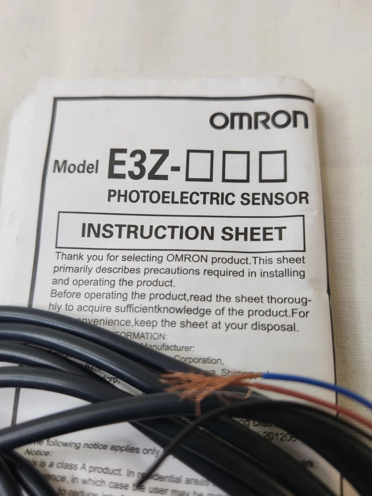 Omron E3Z-D82 Photoelectric Sensor 1m PNP 12-24 VDC