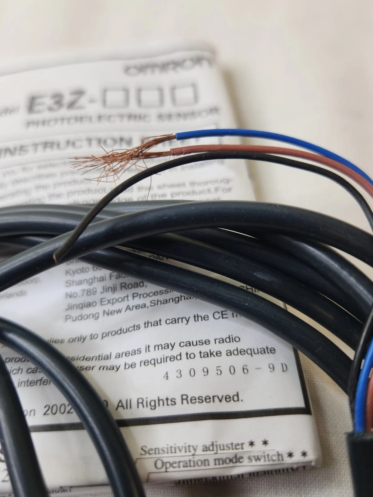 Omron E3Z-D82 Photoelectric Sensor 1m PNP 12-24 VDC