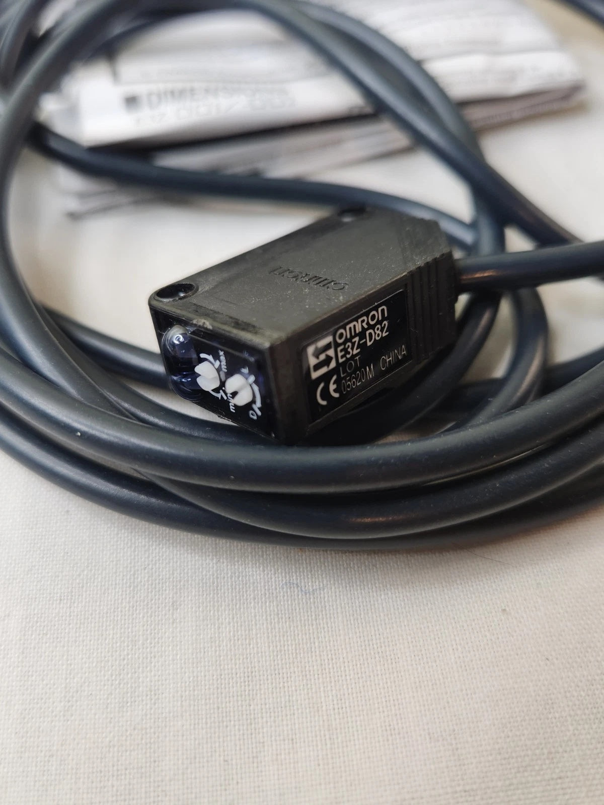 Omron E3Z-D82 Photoelectric Sensor 1m PNP 12-24 VDC