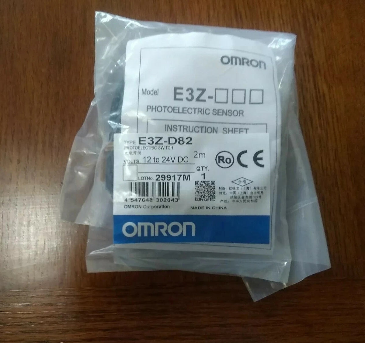 Omron E3Z-D82 Photoelectric Sensor 1m PNP 12-24 VDC
