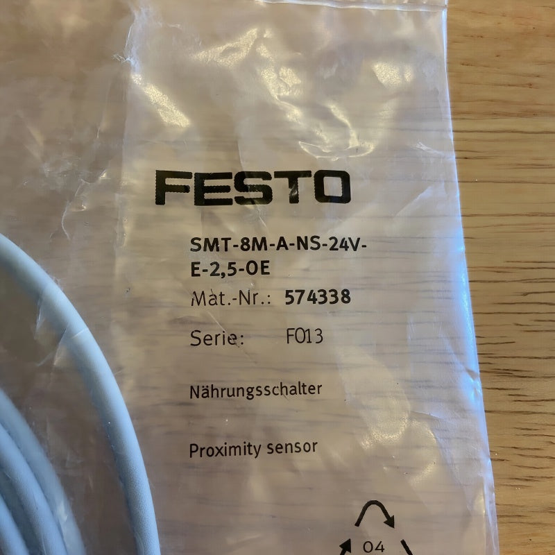 FESTO SMT-8M-A-NS-24V-E-2,5-OE Cylinder Position Sensor NPN NO 24VDC 2.5m
