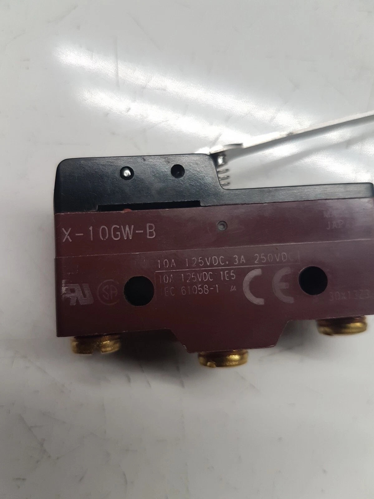 Omron X-10GW-B Basic Switch 10 A SPDT 0.9 mm