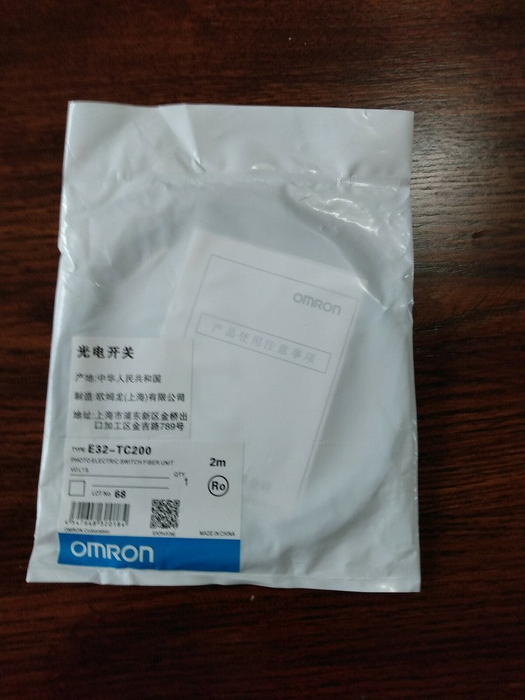 Omron E32-TC200 Photoelectric Fiber Optic Unit Switch Sensor