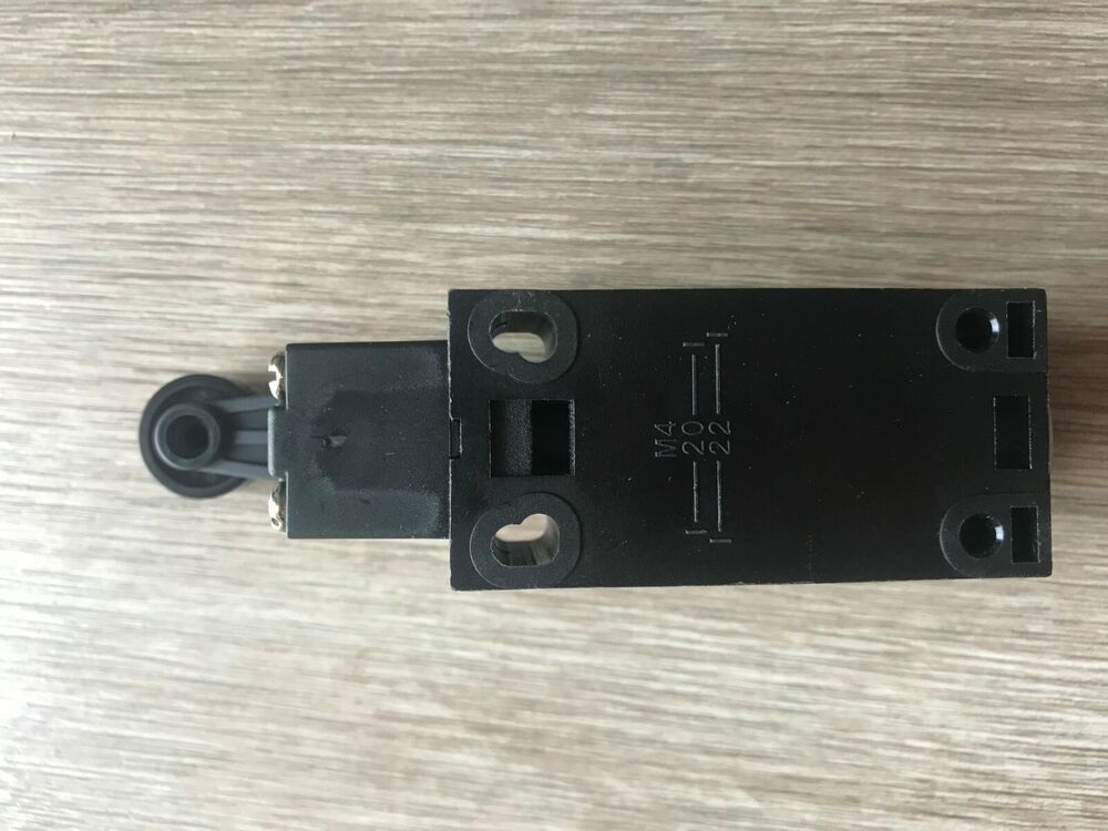 OMRON D4N-1120 Limit Switch Industrial Supplier